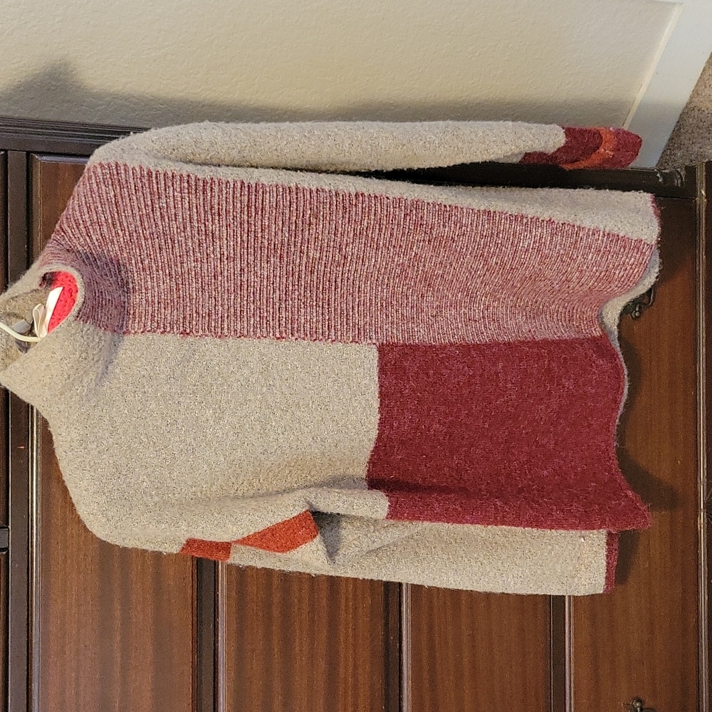 WOMENS SWEATER